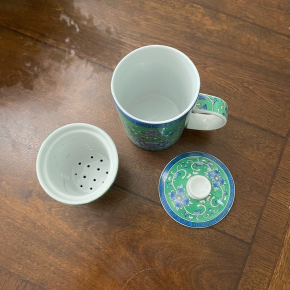 Individual tea pot with cup and top. - Picture 3 of 7